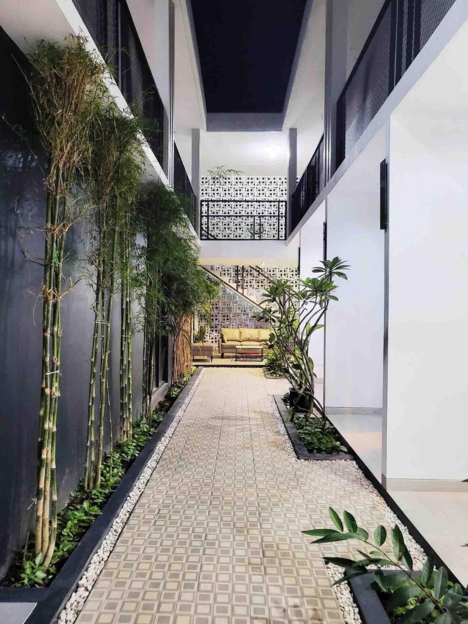 Cabin15 - Syariah Blitar Екстериор снимка